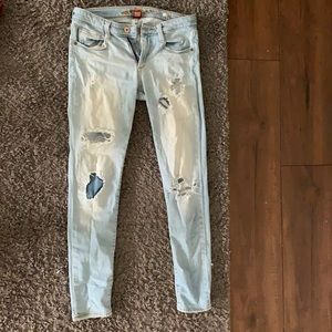 Light wash skinny jeans